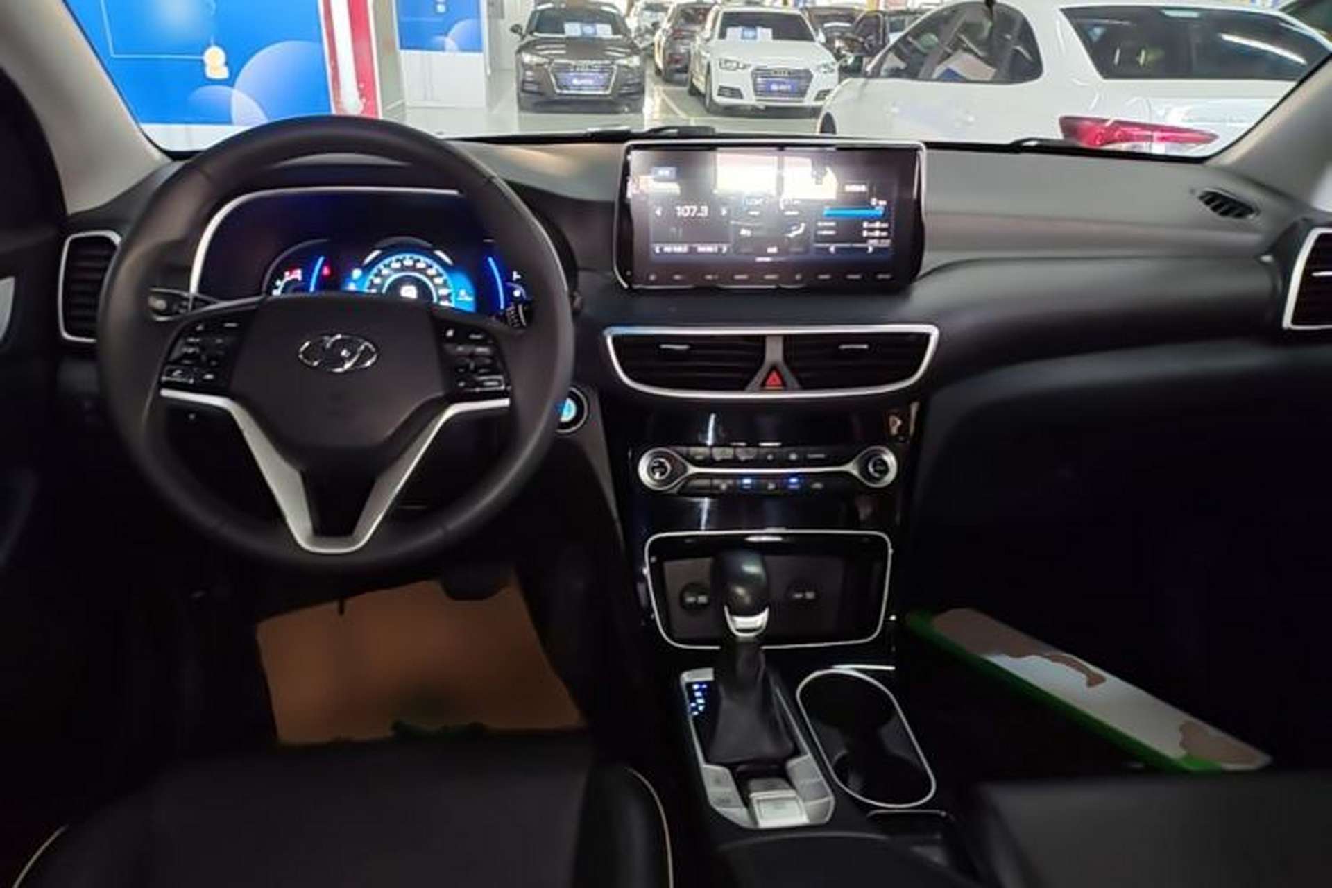 Used Hyundai Tucson 2019 280TGDi Dual-Clutch Two-Wheel Drive Fashion Edition China VI Standard Center Console