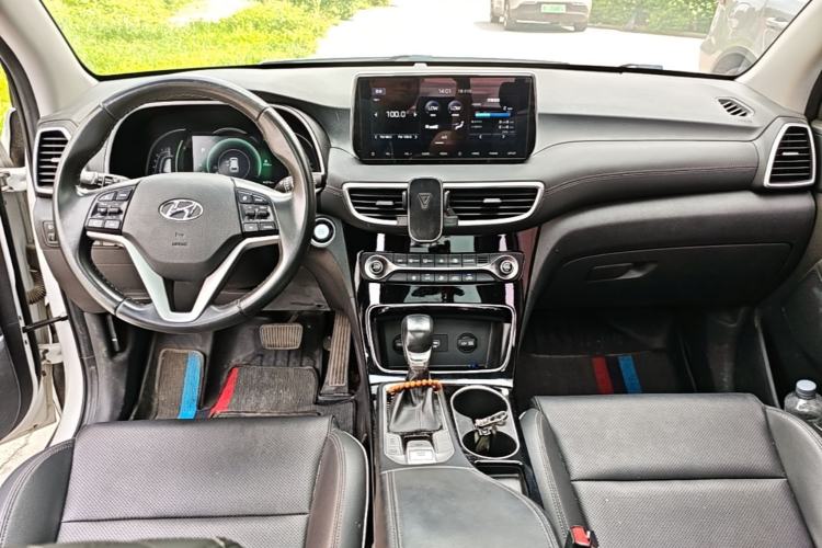 Used Hyundai Tucson 2019 280TGDi Dual-Clutch Two-Wheel Drive Fashion Edition China V Standard Center Console