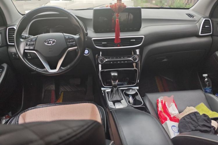 Used Hyundai Tucson 2019 280TGDi Dual-Clutch Two-Wheel Drive Fashion Edition China VI Standard Center Console