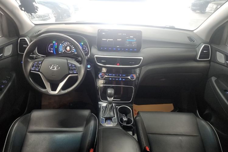 Used Hyundai Tucson 2019 280TGDi Dual-Clutch Two-Wheel Drive Fashion Edition China VI Standard Center Console