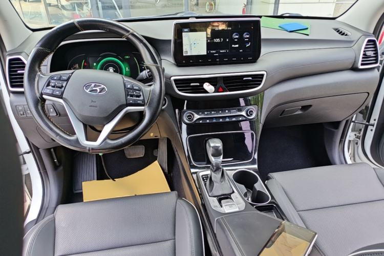 Used Hyundai Tucson 2019 280TGDi Dual-Clutch Two-Wheel Drive Smart Connect Version China V Standard Center Console