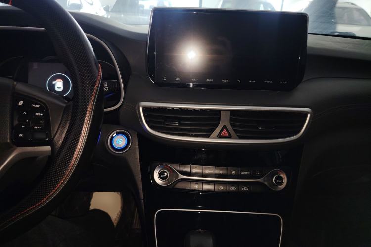 Used Hyundai Tucson 2019 280TGDi Dual-Clutch Two-Wheel Drive Fashion Edition China VI Standard Center Console