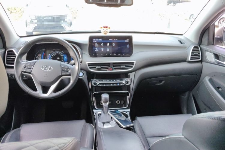 Used Hyundai Tucson 2019 280TGDi Dual-Clutch Two-Wheel Drive Smart Connect Version China V Standard Center Console