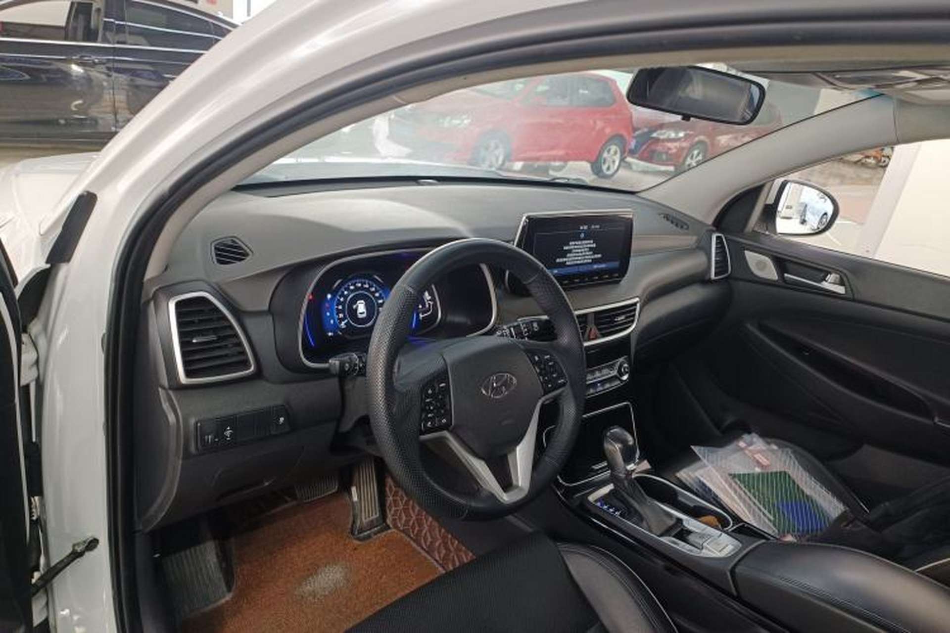 Used Hyundai Tucson 2019 280TGDi Dual-Clutch Two-Wheel Drive Fashion Edition China VI Standard Center Console