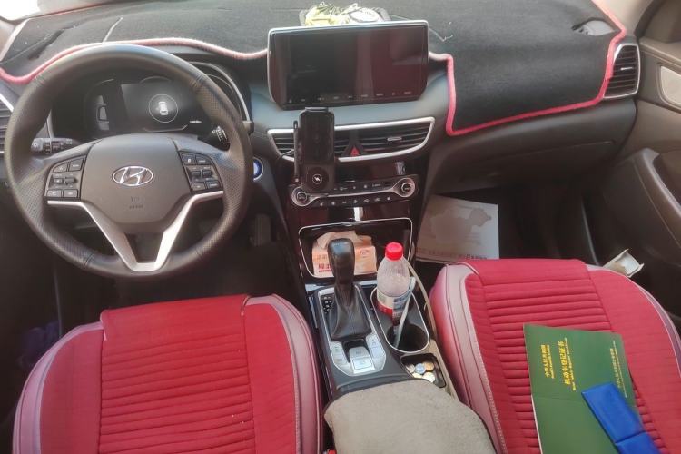 Used Hyundai Tucson 2019 280TGDi Dual-Clutch Two-Wheel Drive Smart Connect Version China VI Center Console