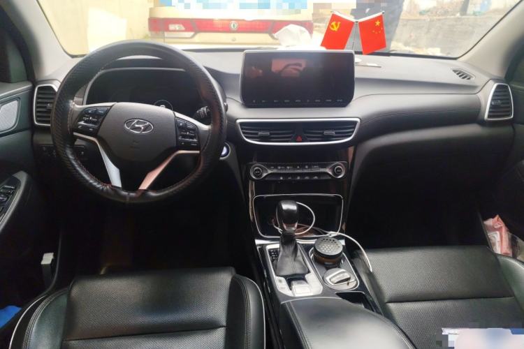 Used Hyundai Tucson 2019 280TGDi Dual-Clutch Two-Wheel Drive Fashion Edition China VI Standard Center Console