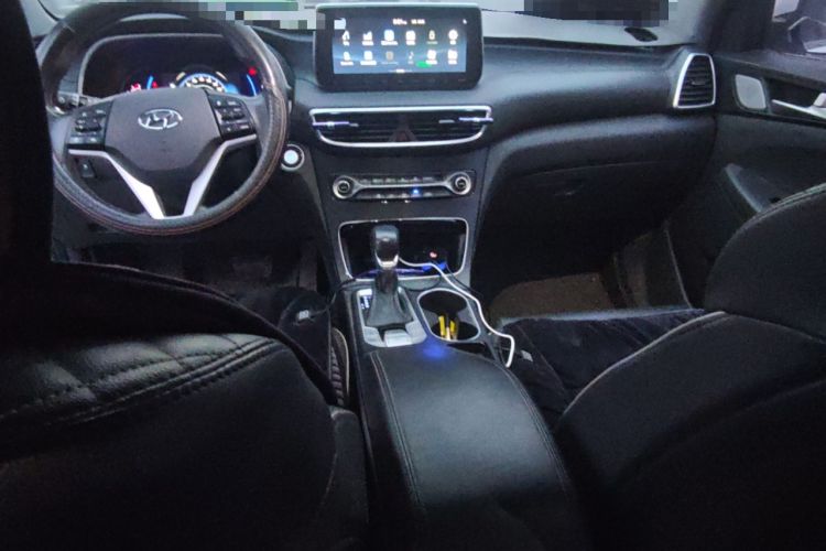Used Hyundai Tucson 2019 280TGDi Dual-Clutch Two-Wheel Drive Fashion Edition China V Standard Center Console