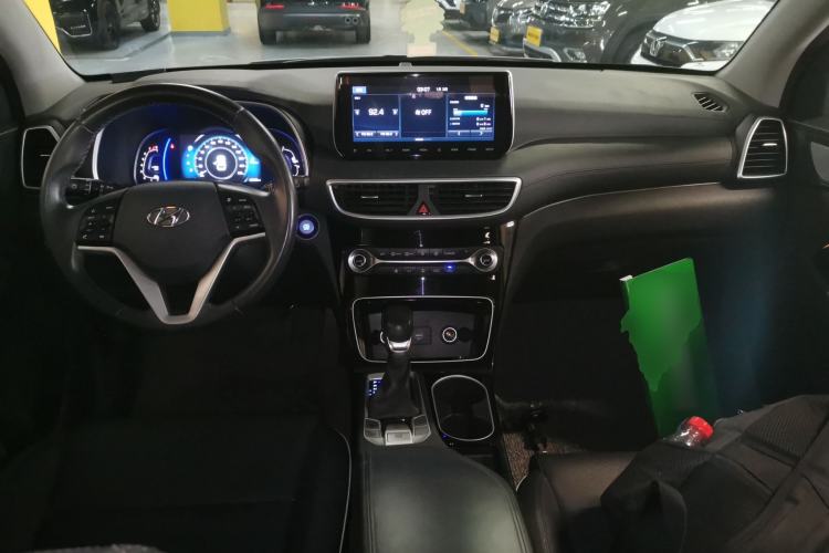 Used Hyundai Tucson 2019 280TGDi Dual-Clutch Two-Wheel Drive Fashion Edition China VI Standard Center Console