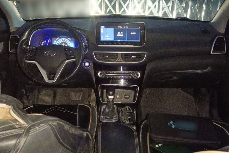 Used Hyundai Tucson 2019 280TGDi Dual-Clutch Two-Wheel Drive Smart Connect Version China VI Center Console