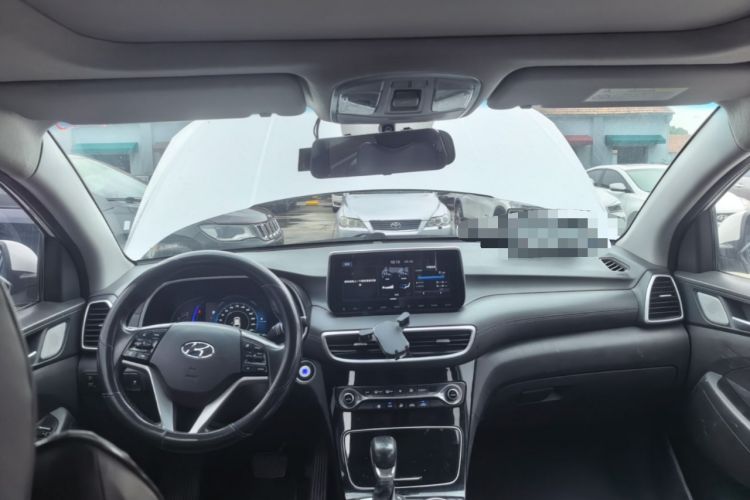 Used Hyundai Tucson 2019 280TGDi Dual-Clutch Two-Wheel Drive Fashion Edition China VI Standard Center Console