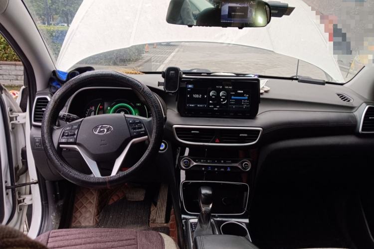 Used Hyundai Tucson 2019 280TGDi Dual-Clutch Two-Wheel Drive Fashion Edition China VI Standard Center Console