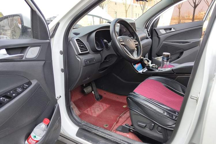 Used Hyundai Tucson 2019 280TGDi Dual-Clutch Two-Wheel Drive Fashion Edition China VI Standard Driver Seat