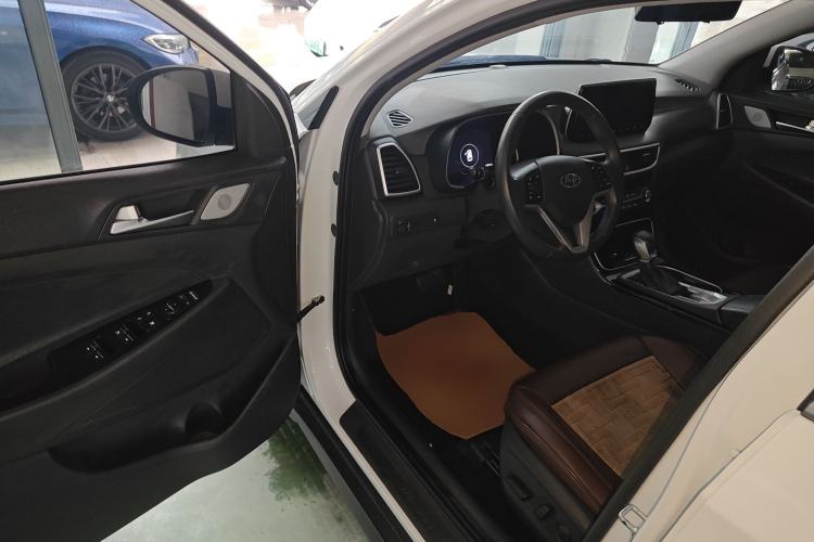 Used Hyundai Tucson 2019 280TGDi Dual-Clutch Two-Wheel Drive Fashion Edition China VI Standard Driver Seat