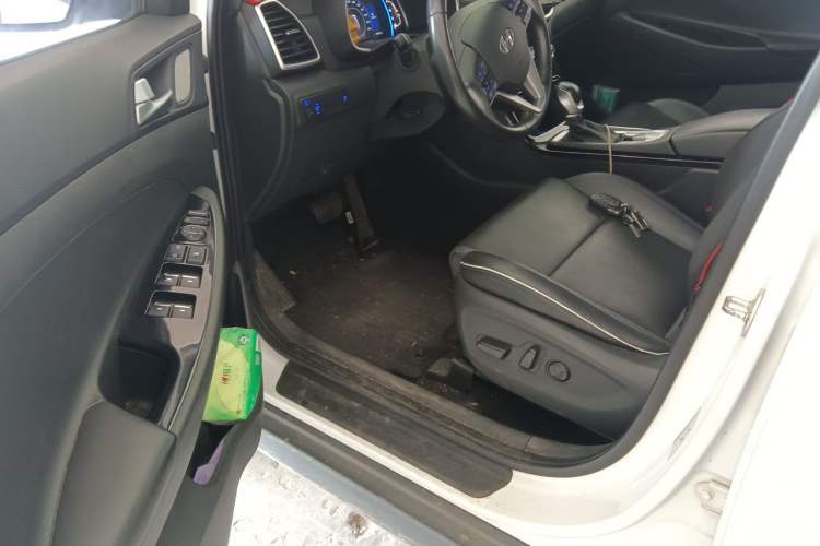 Used Hyundai Tucson 2019 280TGDi Dual-Clutch Two-Wheel Drive Luxury Edition China V Standard Driver Seat