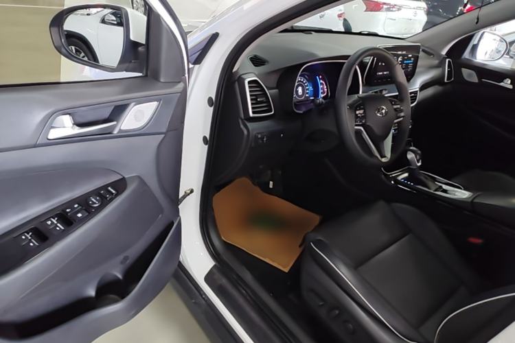 Used Hyundai Tucson 2019 280TGDi Dual-Clutch Two-Wheel Drive Fashion Edition China VI Standard Driver Seat