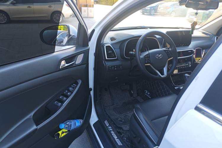 Used Hyundai Tucson 2019 280TGDi Dual-Clutch Two-Wheel Drive Luxury Edition China V Standard Driver Seat