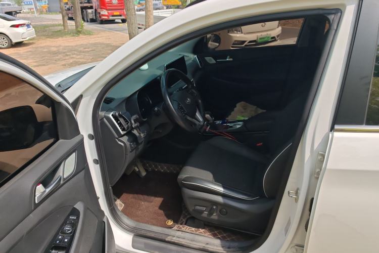 Used Hyundai Tucson 2019 280TGDi Dual-Clutch Two-Wheel Drive Fashion Edition China VI Standard Driver Seat