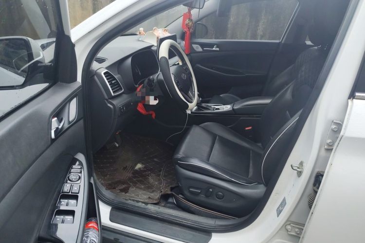Used Hyundai Tucson 2019 280TGDi Dual-Clutch Two-Wheel Drive Fashion Edition China V Standard Driver Seat