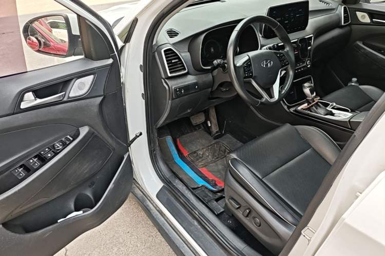 Used Hyundai Tucson 2019 280TGDi Dual-Clutch Two-Wheel Drive Fashion Edition China V Standard Driver Seat