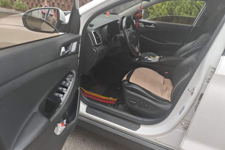 Used Hyundai Tucson 2019 280TGDi Dual-Clutch Two-Wheel Drive Fashion Edition China VI Standard Driver Seat
