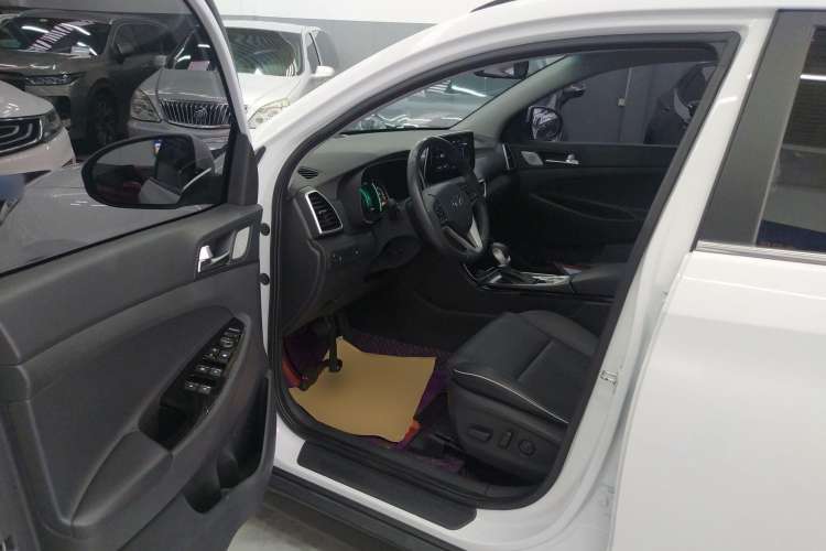 Used Hyundai Tucson 2019 280TGDi Dual-Clutch Two-Wheel Drive Fashion Edition China VI Standard Driver Seat
