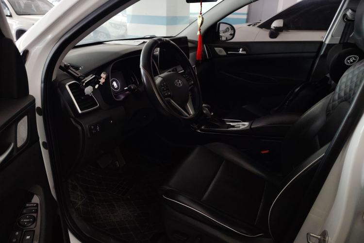 Used Hyundai Tucson 2019 280TGDi Dual-Clutch Two-Wheel Drive Fashion Edition China VI Standard Driver Seat