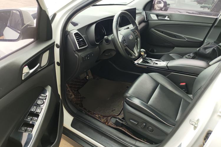 Used Hyundai Tucson 2019 280TGDi Dual-Clutch Two-Wheel Drive Luxury Edition China V Standard Driver Seat