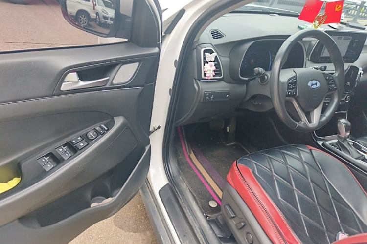 Used Hyundai Tucson 2019 280TGDi Dual-Clutch Two-Wheel Drive Fashion Edition China VI Standard Driver Seat