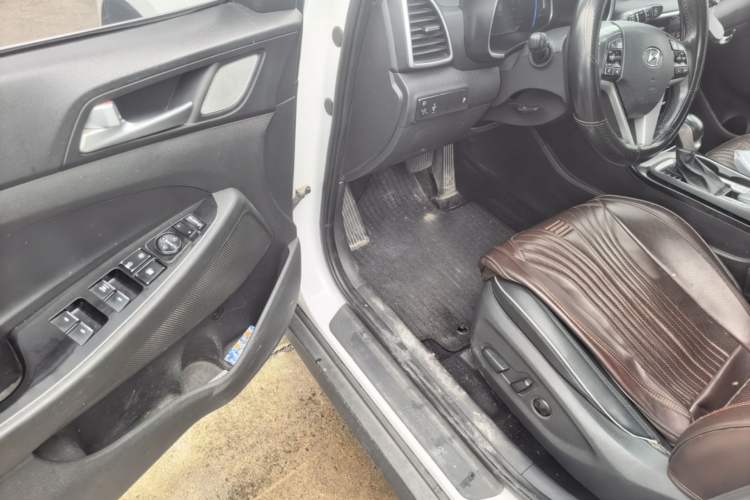 Used Hyundai Tucson 2019 280TGDi Dual-Clutch Two-Wheel Drive Fashion Edition China VI Standard Driver Seat