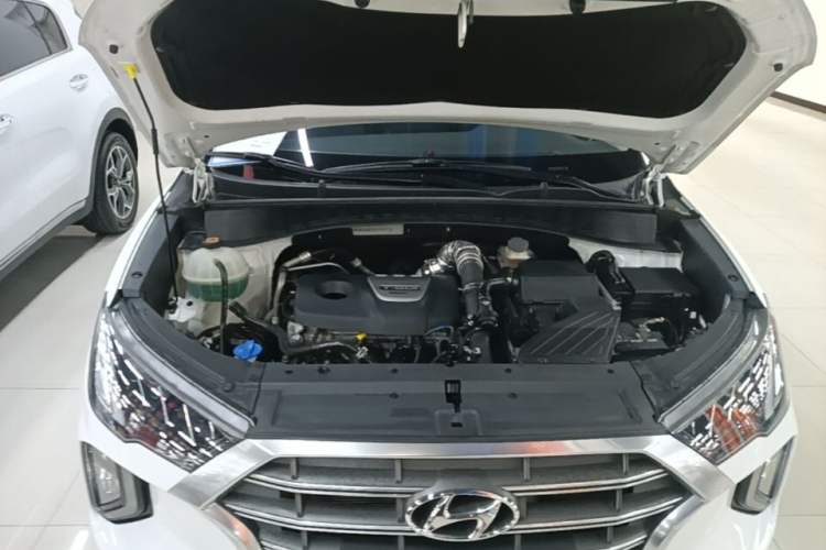 Used Hyundai Tucson 2019 280TGDi Dual-Clutch Two-Wheel Drive Fashion Edition China VI Standard Engine Bay