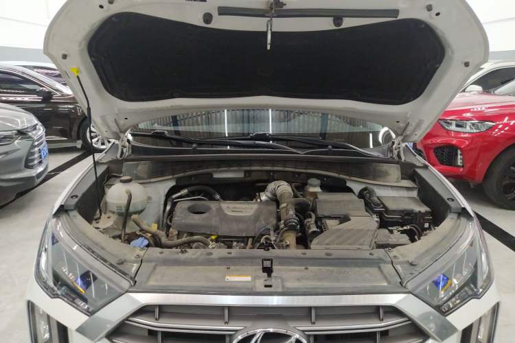 Used Hyundai Tucson 2019 280TGDi Dual-Clutch Two-Wheel Drive Fashion Edition China VI Standard Engine Bay