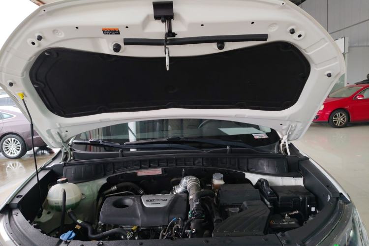 Used Hyundai Tucson 2019 280TGDi Dual-Clutch Two-Wheel Drive Fashion Edition China VI Standard Engine Bay
