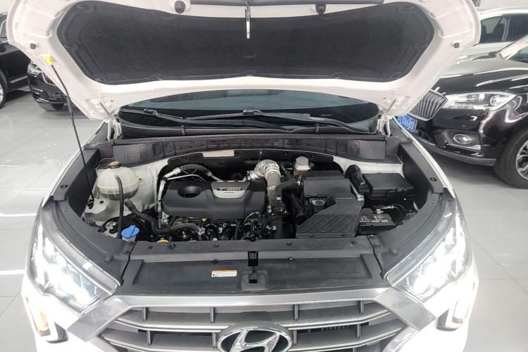Used Hyundai Tucson 2019 280TGDi Dual-Clutch Two-Wheel Drive Fashion Edition China VI Standard Engine Bay