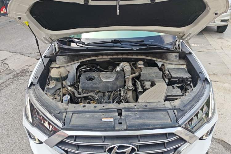 Used Hyundai Tucson 2019 280TGDi Dual-Clutch Two-Wheel Drive Fashion Edition China VI Standard Engine Bay