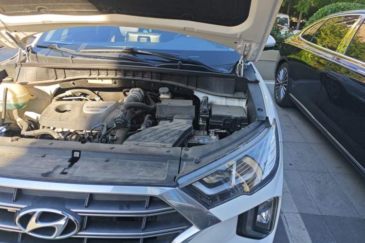 Used Hyundai Tucson 2019 280TGDi Dual-Clutch Two-Wheel Drive Luxury Edition China V Standard Engine Bay Left