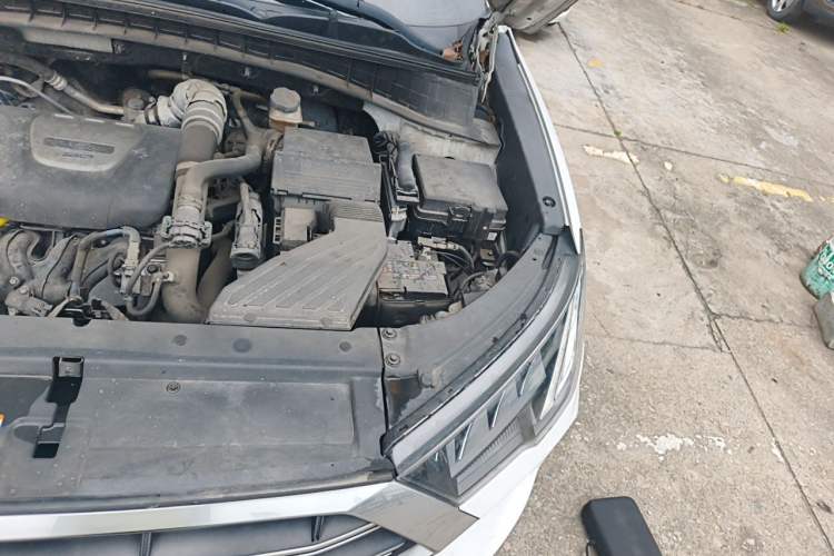 Used Hyundai Tucson 2019 280TGDi Dual-Clutch Two-Wheel Drive Fashion Edition China VI Standard Engine Bay Left