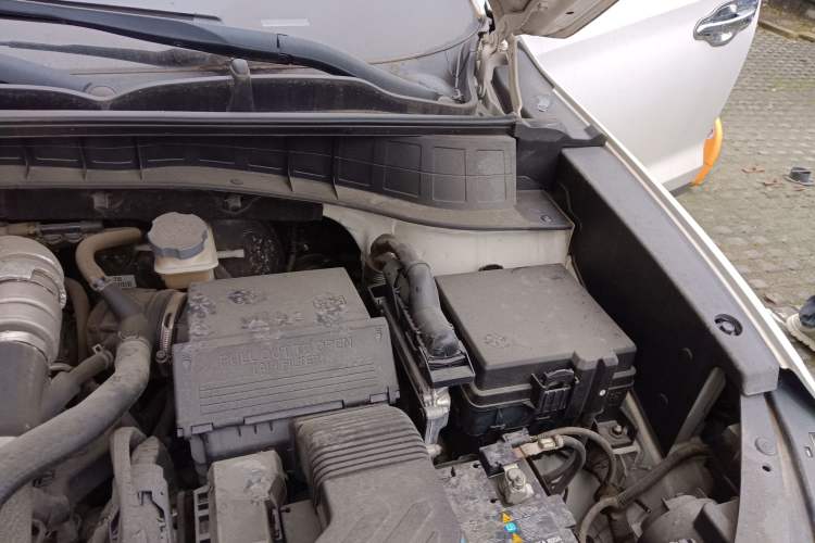 Used Hyundai Tucson 2019 280TGDi Dual-Clutch Two-Wheel Drive Fashion Edition China VI Standard Engine Bay Left