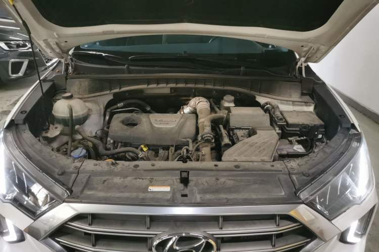 Used Hyundai Tucson 2019 280TGDi Dual-Clutch Two-Wheel Drive Fashion Edition China VI Standard Engine Bay