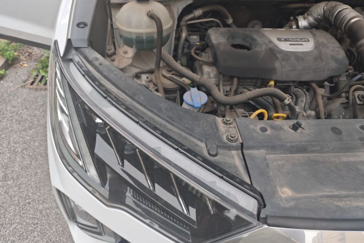 Used Hyundai Tucson 2019 280TGDi Dual-Clutch Two-Wheel Drive Fashion Edition China VI Standard Engine Bay Right