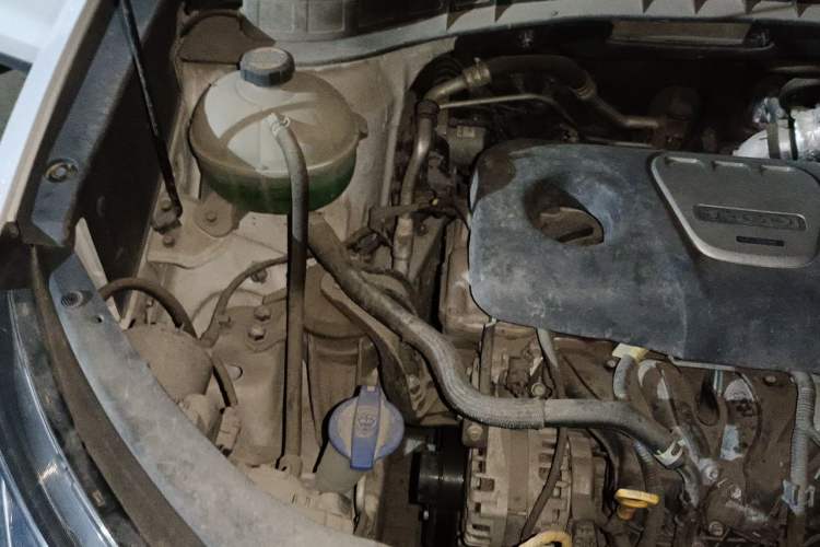 Used Hyundai Tucson 2019 280TGDi Dual-Clutch Two-Wheel Drive Smart Connect Version China VI Engine Bay Right