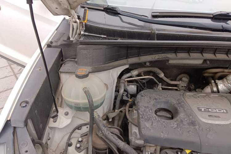 Used Hyundai Tucson 2019 280TGDi Dual-Clutch Two-Wheel Drive Fashion Edition China VI Standard Engine Bay Right
