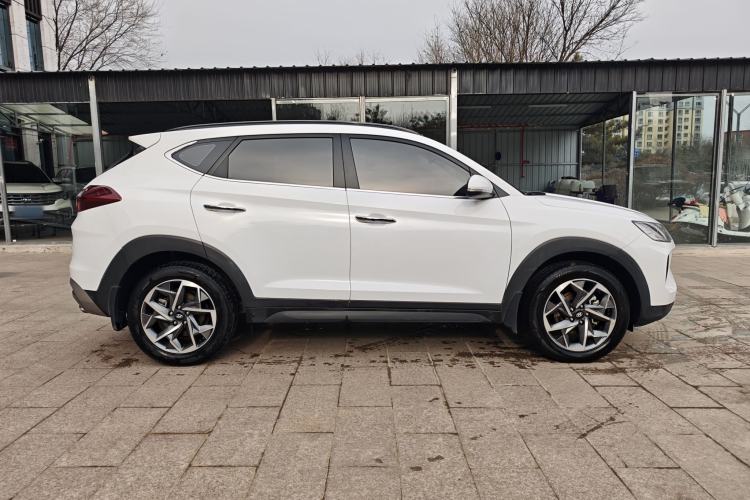Used Hyundai Tucson 2019 280TGDi Dual-Clutch Two-Wheel Drive Fashion Edition China VI Standard Exterior 1