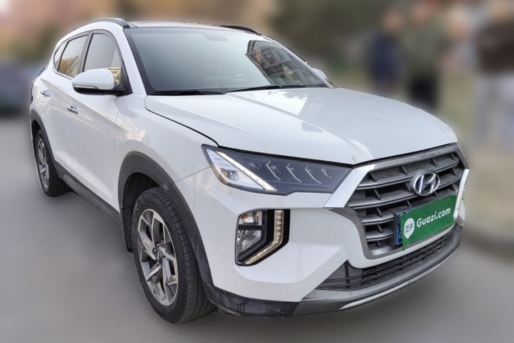 Used Hyundai Tucson 2019 280TGDi Dual-Clutch Two-Wheel Drive Fashion Edition China VI Standard Front Right 45 Deg