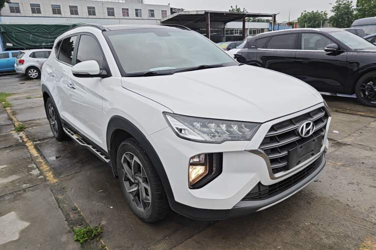 Used Hyundai Tucson 2019 280TGDi Dual-Clutch Two-Wheel Drive Fashion Edition China VI Standard Front Right 45 Deg