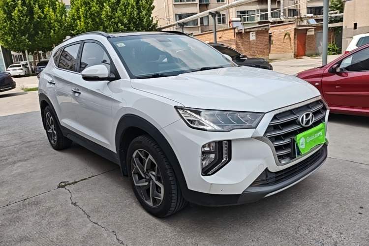 Used Hyundai Tucson 2019 280TGDi Dual-Clutch Two-Wheel Drive Fashion Edition China V Standard Front Right 45 Deg