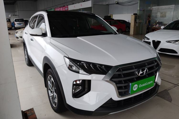 Used Hyundai Tucson 2019 280TGDi Dual-Clutch Two-Wheel Drive Fashion Edition China VI Standard Front Right 45 Deg