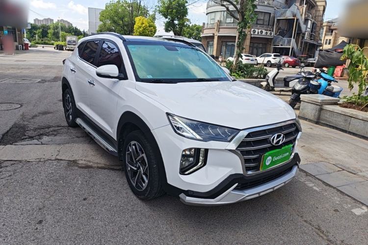 Used Hyundai Tucson 2019 280TGDi Dual-Clutch Two-Wheel Drive Fashion Edition China VI Standard Front Right 45 Deg