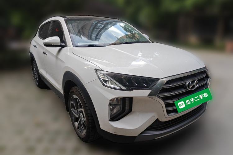 Used Hyundai Tucson 2019 280TGDi Dual-Clutch Two-Wheel Drive Fashion Edition China VI Standard Front Right 45 Deg