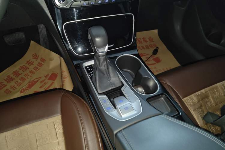 Used Hyundai Tucson 2019 280TGDi Dual-Clutch Two-Wheel Drive Fashion Edition China VI Standard Gear Lever