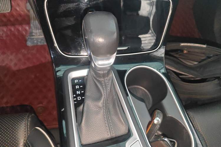 Used Hyundai Tucson 2019 280TGDi Dual-Clutch Two-Wheel Drive Fashion Edition China VI Standard Gear Lever